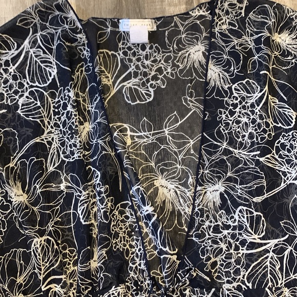 EMORY PARK Blue & White Floral Open Front Tie Cardigan-Style Top - Picture 5 of 16